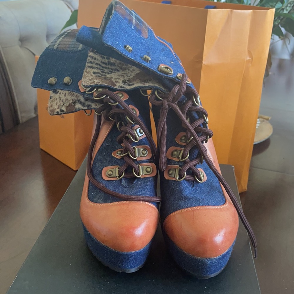 Boots - Picture 2 of 2